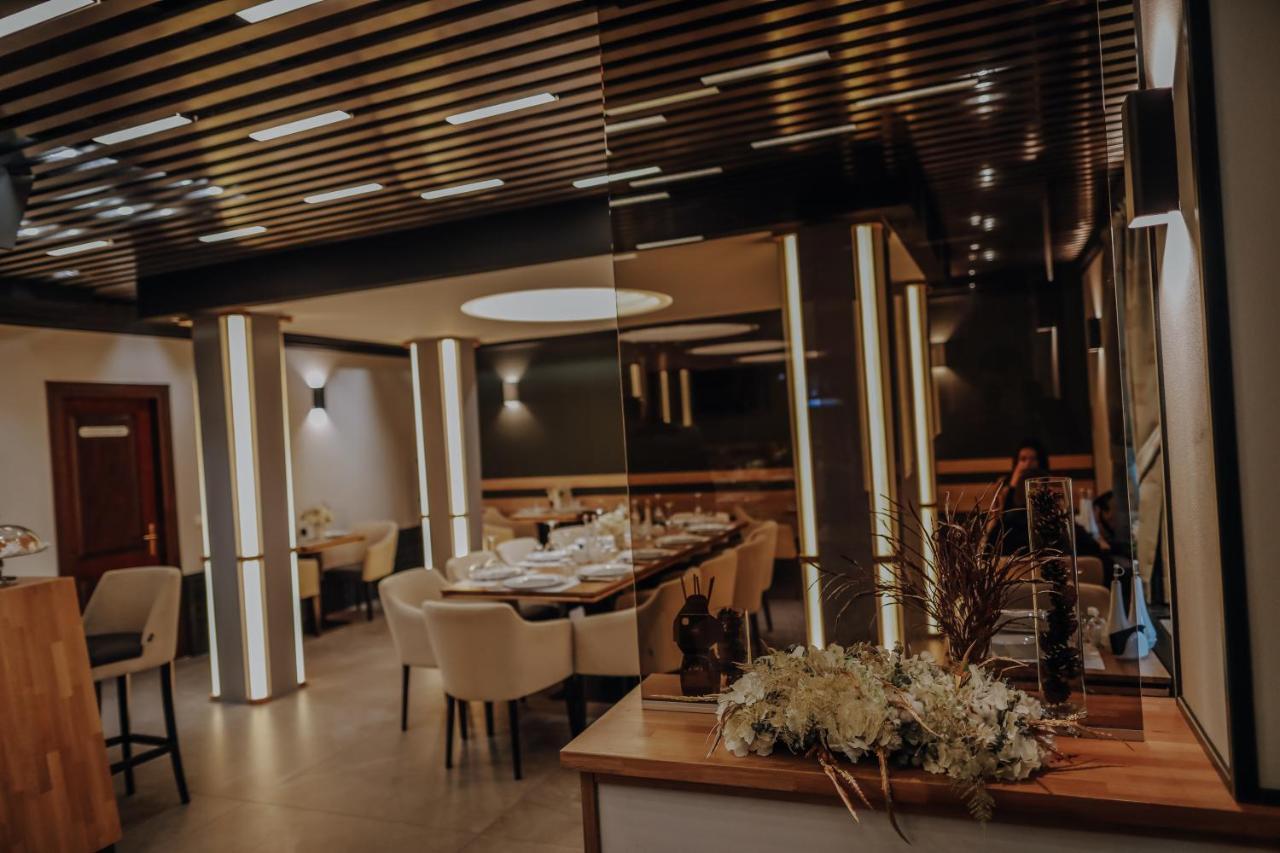 Pensiune Restaurant Capra Neagra Moisei Εξωτερικό φωτογραφία