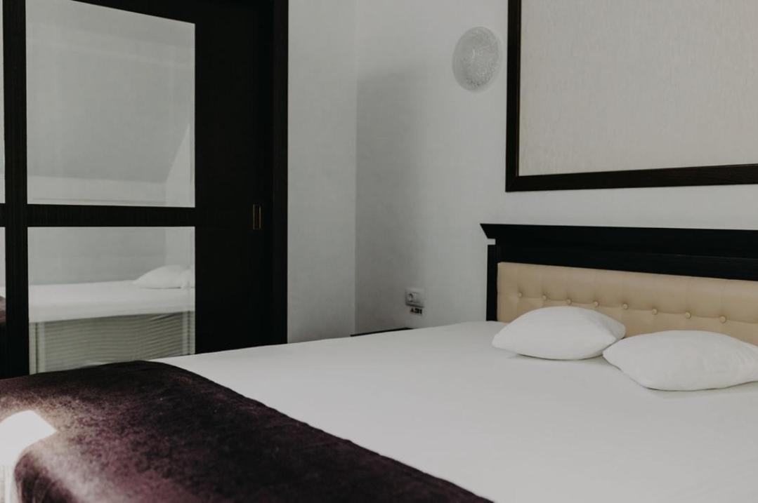 Pensiune Restaurant Capra Neagra Moisei Εξωτερικό φωτογραφία